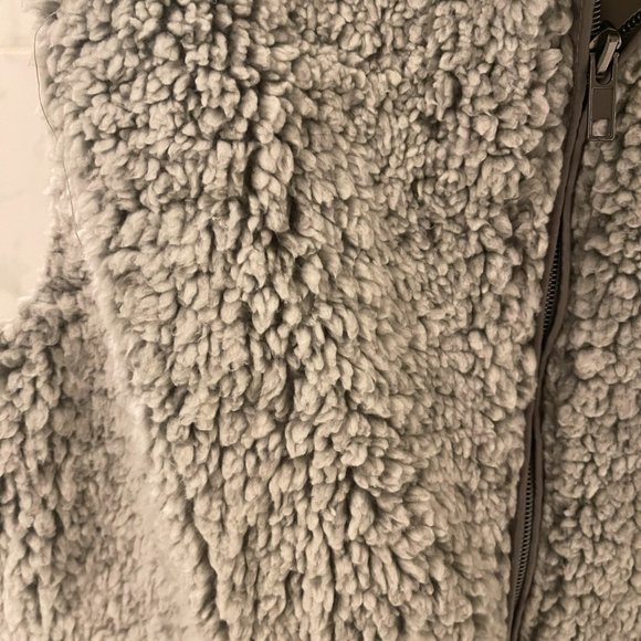 Sherpa Zip Up Womens Vest - Size Small - Picture 5 of 5